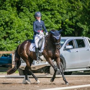 Meet your Posher, Mia